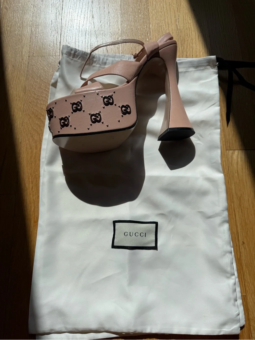 Gucci Pink Leather Platform Slingback Sandals with Gold-Tone Hardware